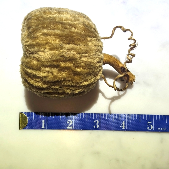 Primitive Fall Decor / Handmade Pumpkin / Yarn Pumpkin - Picture 8 of 9